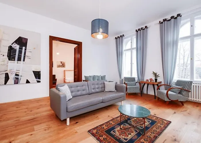 Presidential Palace Suite - Historic & Old Town